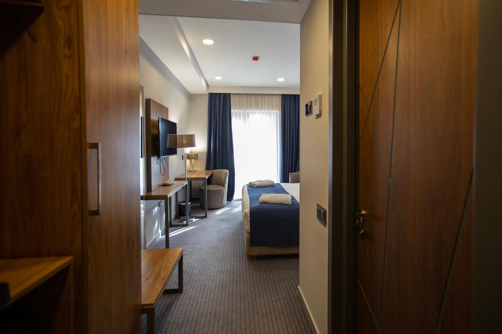 Avenue Hotel Tbilisi Bagian luar foto