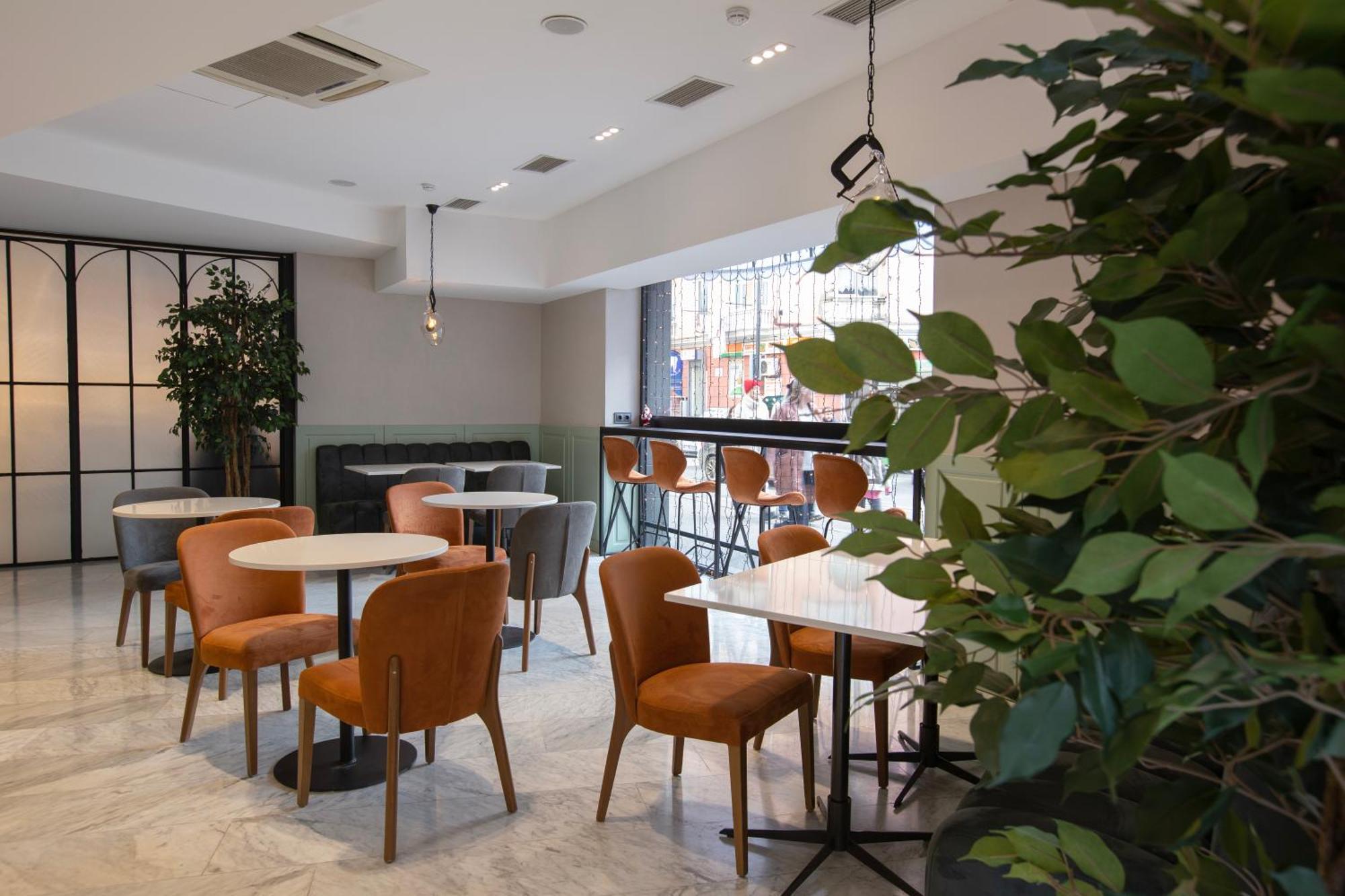 Avenue Hotel Tbilisi Bagian luar foto