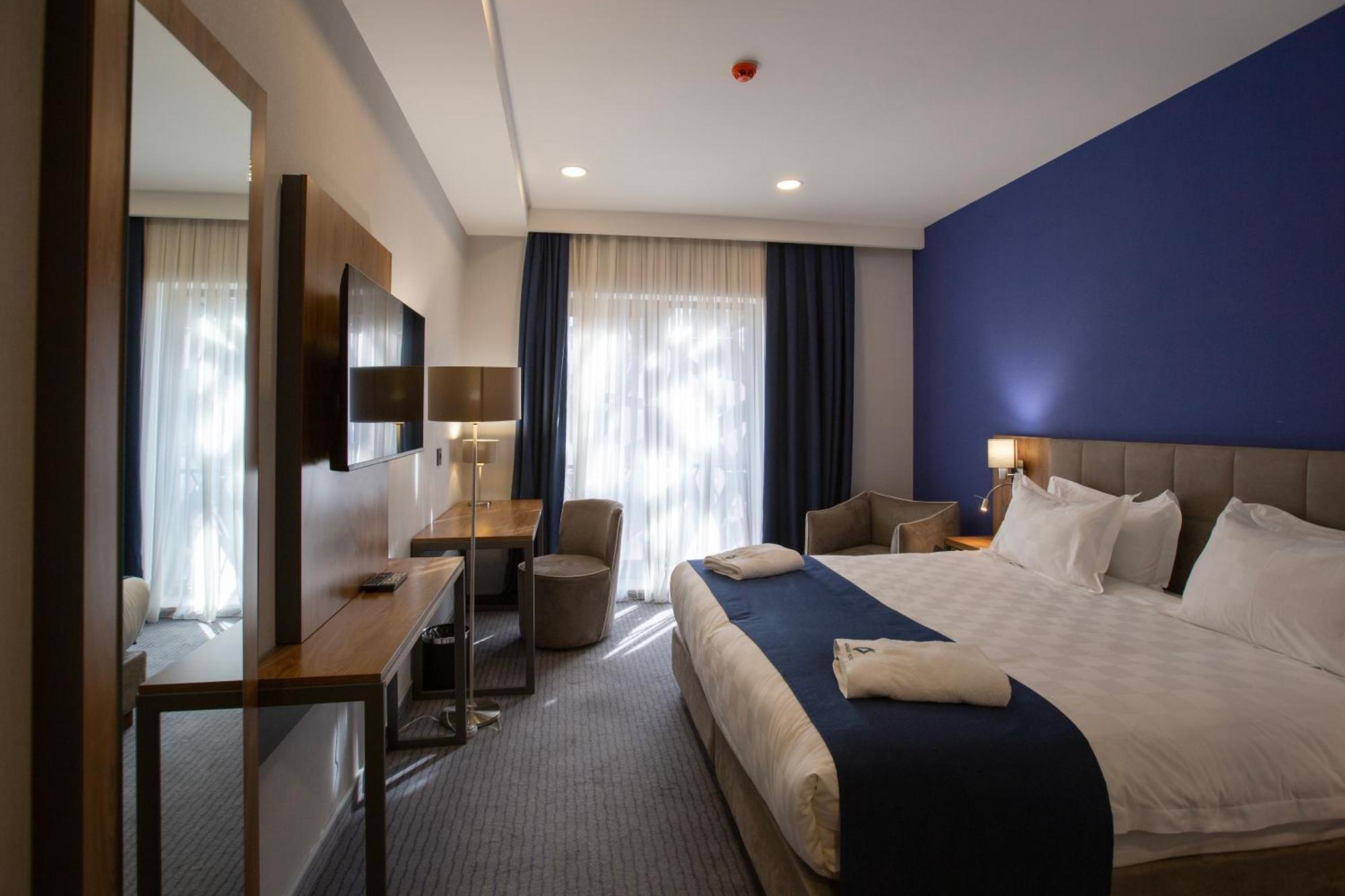 Avenue Hotel Tbilisi Bagian luar foto
