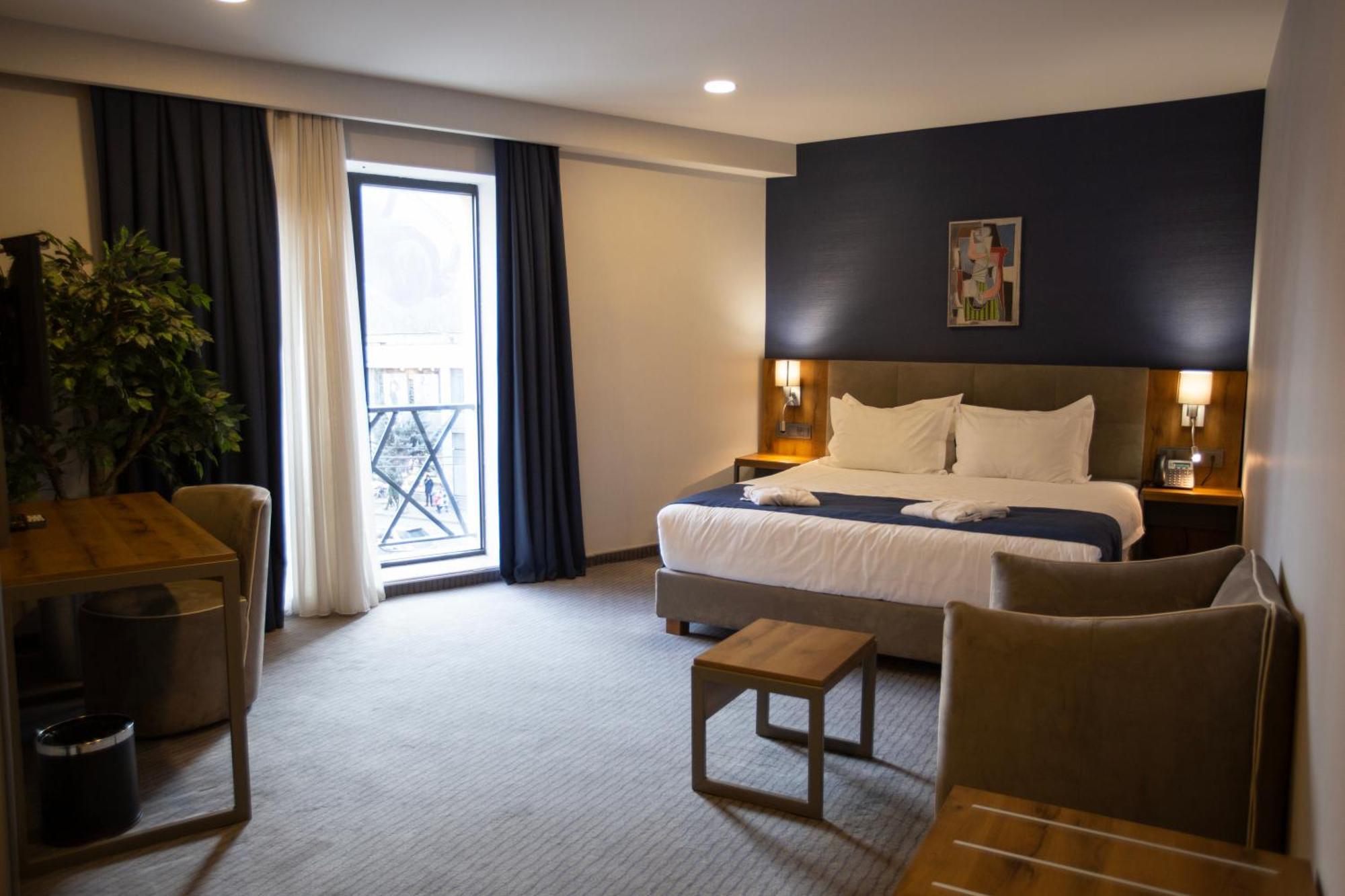 Avenue Hotel Tbilisi Bagian luar foto