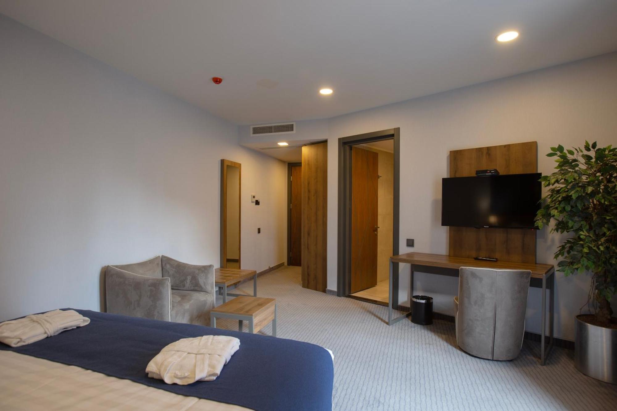 Avenue Hotel Tbilisi Bagian luar foto