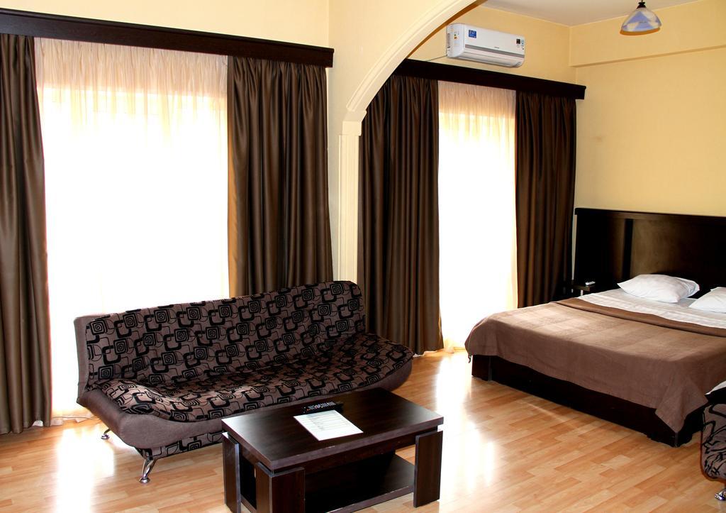 Avenue Hotel Tbilisi Bagian luar foto