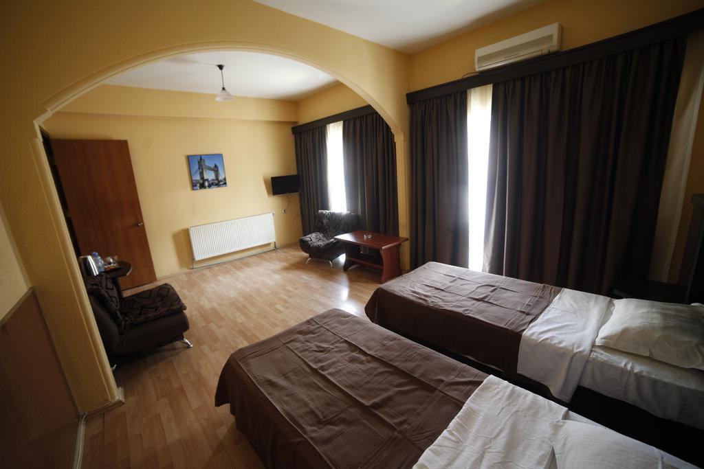 Avenue Hotel Tbilisi Ruang foto