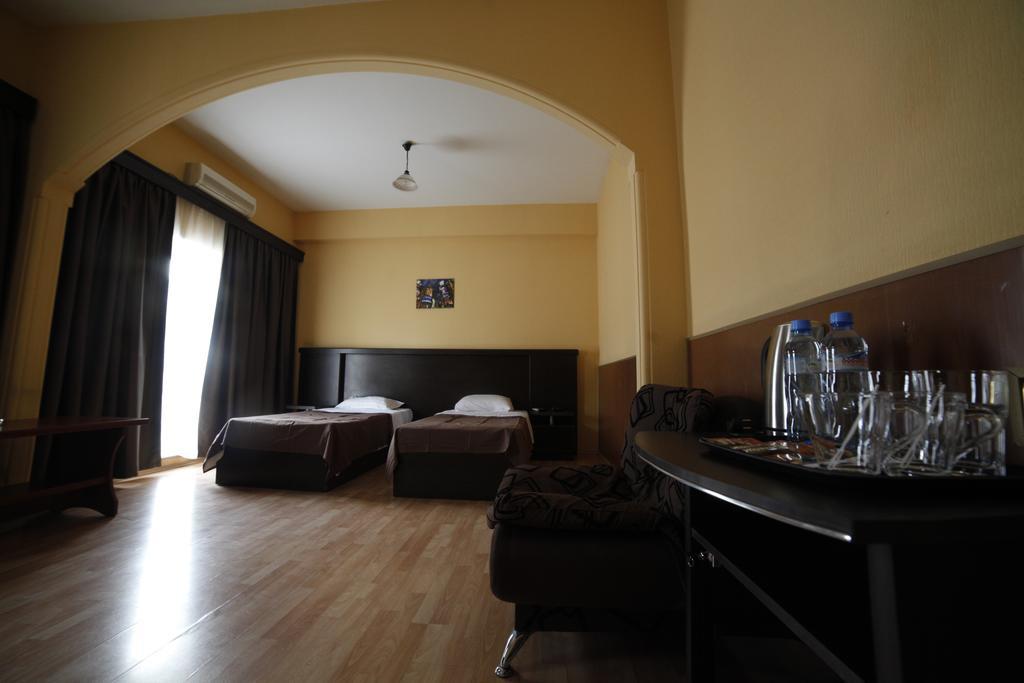Avenue Hotel Tbilisi Ruang foto
