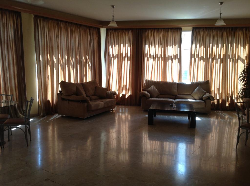 Avenue Hotel Tbilisi Bagian luar foto